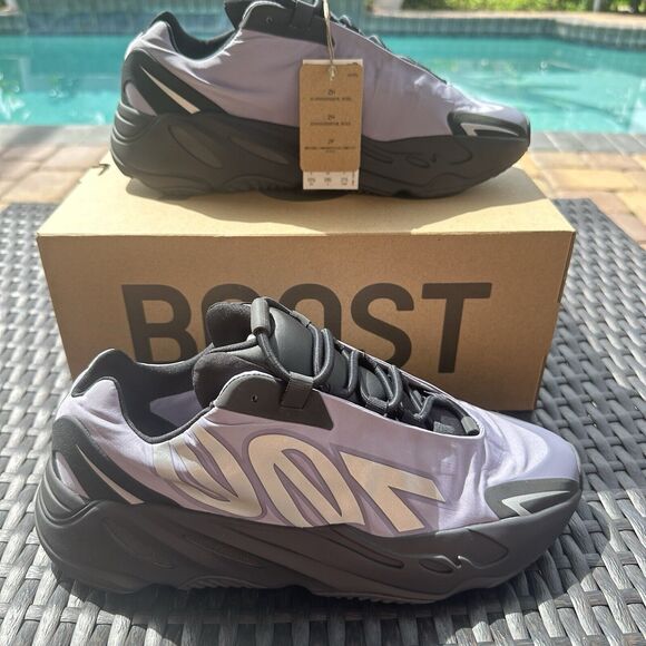 Adidas Yeezy Boost 700 MNVN Geode Men´s Athletic Shoes...